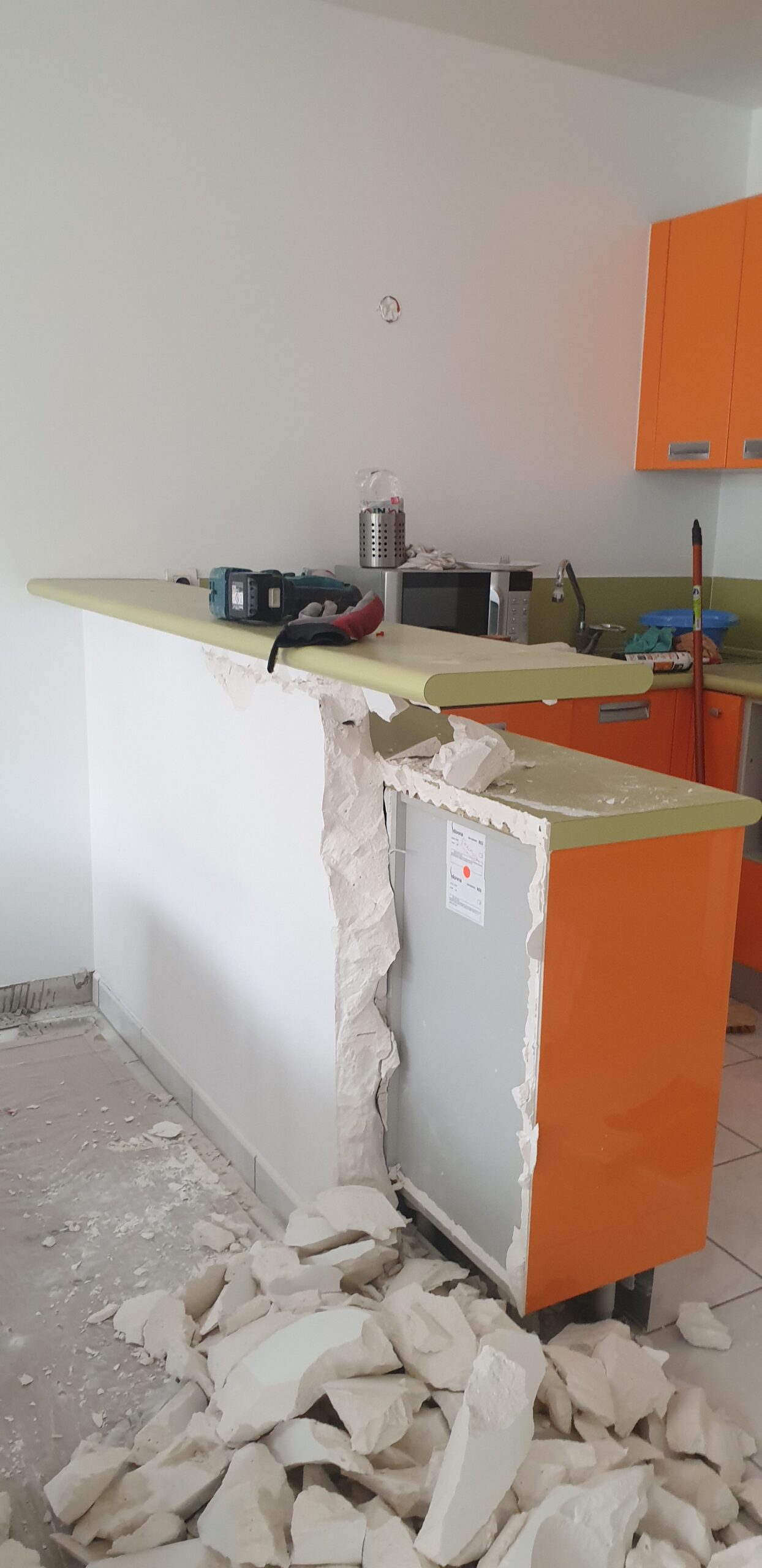 anov-energie-destruction-mur-cuisine-avant-renovation-noisy-le-grand-93