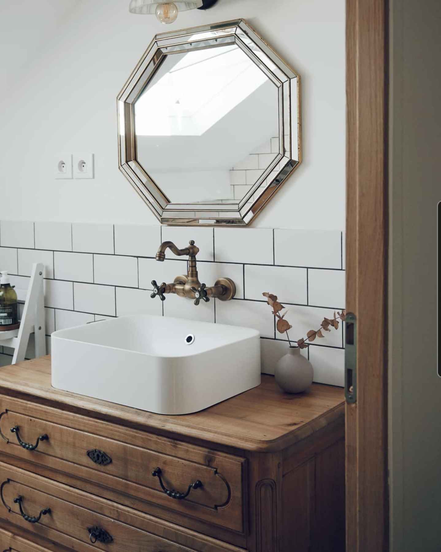 Rénovation d'une salle de bain et plomberie faite par l'entreprise Anov Energie à Noisy-le-Grand (93).